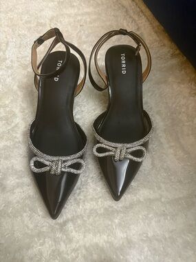 Torrid Embellished Bow Pointed Toe Heel Black Plus Size 10.5